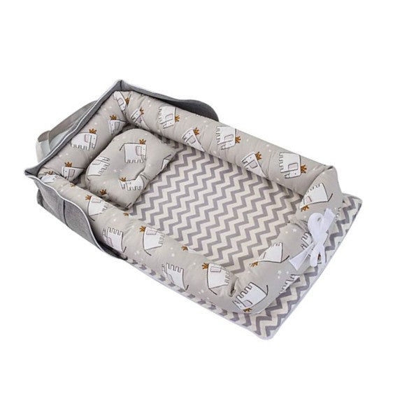 Portable Baby Bassinet Crown Design